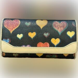 ADORABLE wallet with heart motif, good condition, lots of room! ❤️💜💙💚🧡